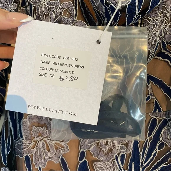 ELLIATT - Size XS - Mini Floral Lace Dress with Detachable Sleeves - Picture 5 of 6